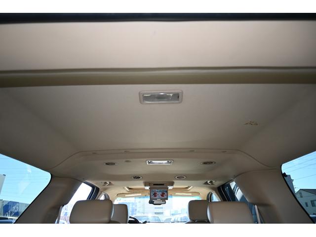 シボレーサバーバン 　ＬＴＺ　４ＷＤ　２００７ｙモデル　サンルーフ　ベージュ本革シート　フルセグＴＶナビ　純正２０インチホイール　シートヒーター＆パワーシート　バックカメラ　フリップダウンモニター　ＥＴＣ　ブルートゥース（14枚目）