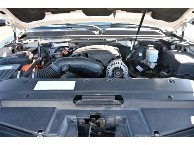 シボレーサバーバン 　ＬＴＺ　４ＷＤ　２００７ｙモデル　サンルーフ　ベージュ本革シート　フルセグＴＶナビ　純正２０インチホイール　シートヒーター＆パワーシート　バックカメラ　フリップダウンモニター　ＥＴＣ　ブルートゥース（20枚目）