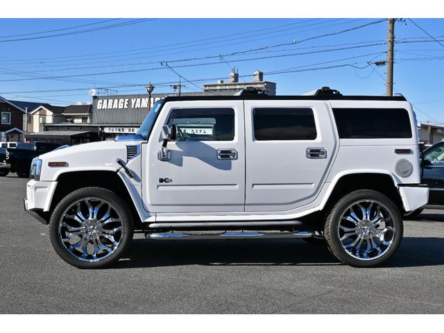 ハマーＨ２ ラグジュアリーパッケージ　２００５ｙモデル　サンルーフ　黒本革シート　シートヒーター＆パワーシート　ＬＵＸＸＸクローム２６インチホイール新品　３１５／４０Ｒ２６タイヤ新品　パナソニックフローティングナビ　フルセグＴＶ　ＥＴＣ（5枚目）