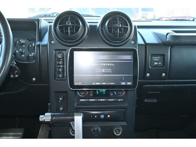 ハマーＨ２ ラグジュアリーパッケージ　２００５ｙモデル　サンルーフ　黒本革シート　シートヒーター＆パワーシート　ＬＵＸＸＸクローム２６インチホイール新品　３１５／４０Ｒ２６タイヤ新品　パナソニックフローティングナビ　フルセグＴＶ　ＥＴＣ（24枚目）