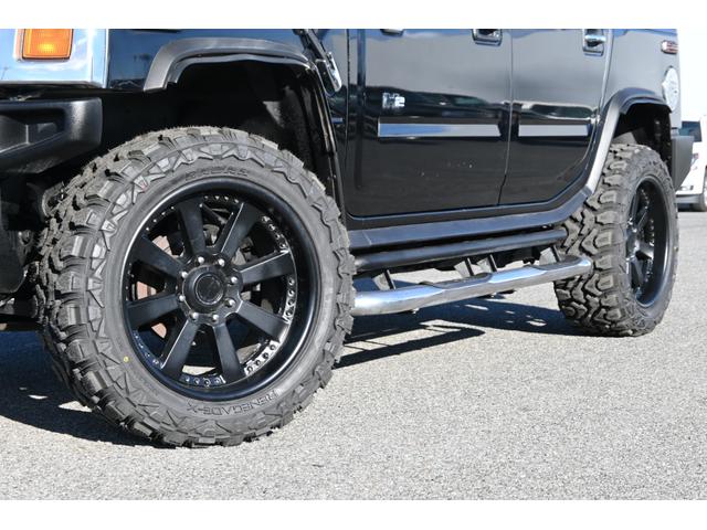 ハマーＨ２ ラグジュアリーパッケージ　２００６ｙモデル　新車並行　実走行証明書付　サンルーフ　黒本革シート　ＭＥＴＨＯＤ２０インチホイール　３５ｘ１２．５０Ｒ２０マッドタイヤ　１ナンバー車検　ＢＯＳＥサウンド　ナビＴＶ　サードシート付（3枚目）