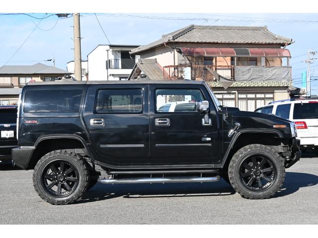ハマーＨ２ ラグジュアリーパッケージ　２００６ｙモデル　新車並行　実走行証明書付　サンルーフ　黒本革シート　ＭＥＴＨＯＤ２０インチホイール　３５ｘ１２．５０Ｒ２０マッドタイヤ　１ナンバー車検　ＢＯＳＥサウンド　ナビＴＶ　サードシート付（10枚目）