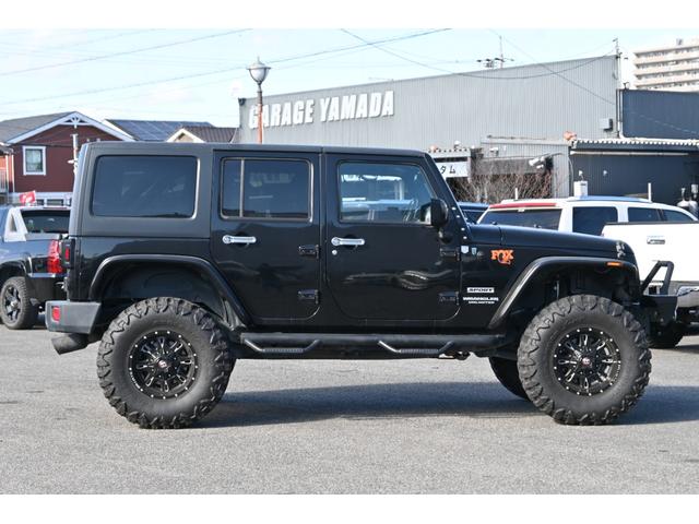 ジープ・ラングラーアンリミテッド ナビエディション　２０１７ｙモデル　社外バンパー　グリル　フラットフェンダー　ｎ－Ｆａｂサイドステップ　フルセグＴＶナビ　バックカメラ　ＥＴＣ　ＢＡＬＬＩＳＴＩＣ２０インチホイール　ヨコハマ　ジオランダーＸ－ＭＴ（10枚目）