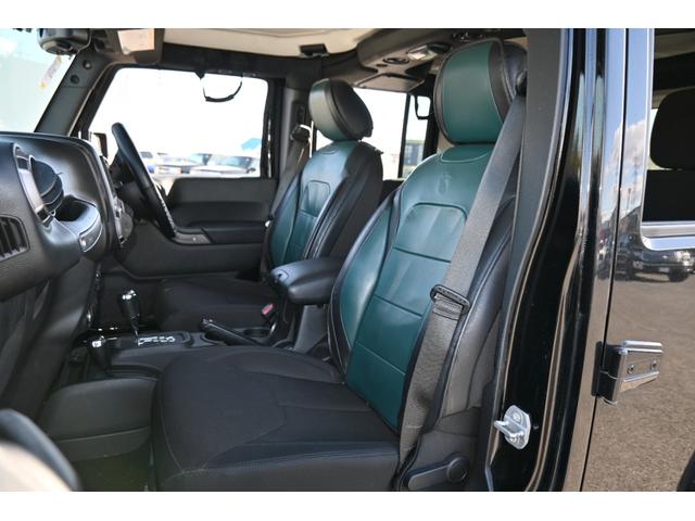 ジープ・ラングラーアンリミテッド ナビエディション　２０１７ｙモデル　社外バンパー　グリル　フラットフェンダー　ｎ－Ｆａｂサイドステップ　フルセグＴＶナビ　バックカメラ　ＥＴＣ　ＢＡＬＬＩＳＴＩＣ２０インチホイール　ヨコハマ　ジオランダーＸ－ＭＴ（16枚目）