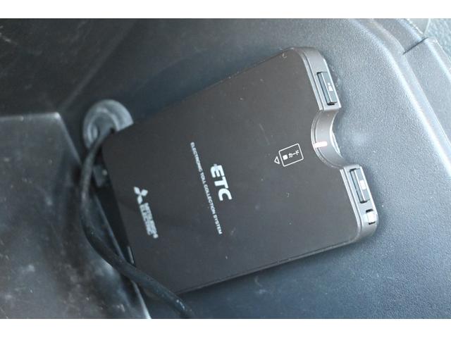 ジープ・ラングラーアンリミテッド ナビエディション　２０１７ｙモデル　社外バンパー　グリル　フラットフェンダー　ｎ－Ｆａｂサイドステップ　フルセグＴＶナビ　バックカメラ　ＥＴＣ　ＢＡＬＬＩＳＴＩＣ２０インチホイール　ヨコハマ　ジオランダーＸ－ＭＴ（17枚目）