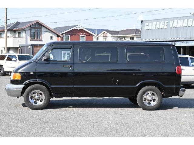 ダッジ・バン 　ミディアム　マジェスティックコンバージョン　２００３ｙ　最終モデル　実走行証明書付　オートチェック＆カーＦＡＸ付　４輪ディスクブレーキ　純正１６インチホイール　セカンドベンチ＆サードベンチシート（5枚目）