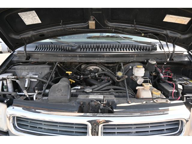 ダッジ・バン 　ミディアム　マジェスティックコンバージョン　２００３ｙ　最終モデル　実走行証明書付　オートチェック＆カーＦＡＸ付　４輪ディスクブレーキ　純正１６インチホイール　セカンドベンチ＆サードベンチシート（17枚目）