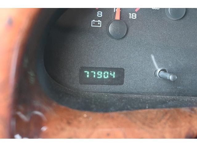 ダッジ・バン 　ミディアム　マジェスティックコンバージョン　２００３ｙ　最終モデル　実走行証明書付　オートチェック＆カーＦＡＸ付　４輪ディスクブレーキ　純正１６インチホイール　セカンドベンチ＆サードベンチシート（22枚目）