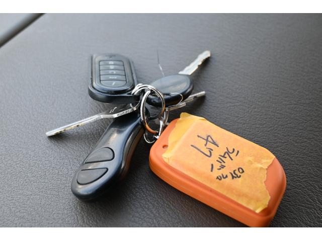 ダッジ・バン 　ミディアム　マジェスティックコンバージョン　２００３ｙ　最終モデル　実走行証明書付　オートチェック＆カーＦＡＸ付　４輪ディスクブレーキ　純正１６インチホイール　セカンドベンチ＆サードベンチシート（26枚目）