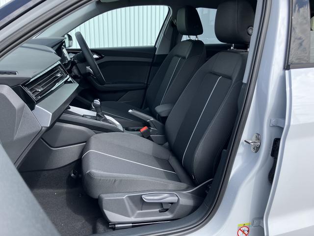 Ａ１スポーツバック ２５ＴＦＳＩ　アドバンスド　元デモカー／アダプティブクルーズ／リヤビューカメラ／サイドアシスト／ハイビームアシスト／アドバンスキー／バーチャルコックピット／コントラストルーフ／スマートフォンインターフェイス／禁煙車（49枚目）
