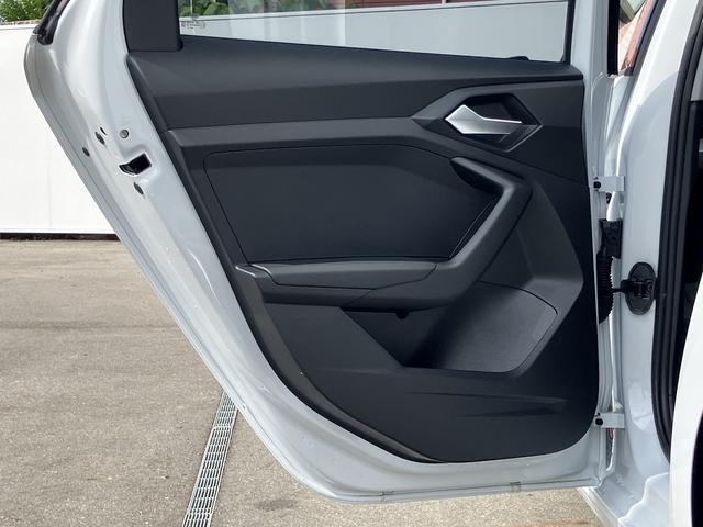 Ａ１スポーツバック ２５ＴＦＳＩ　アドバンスド　元デモカー／アダプティブクルーズ／リヤビューカメラ／サイドアシスト／ハイビームアシスト／アドバンスキー／バーチャルコックピット／コントラストルーフ／スマートフォンインターフェイス／禁煙車（54枚目）