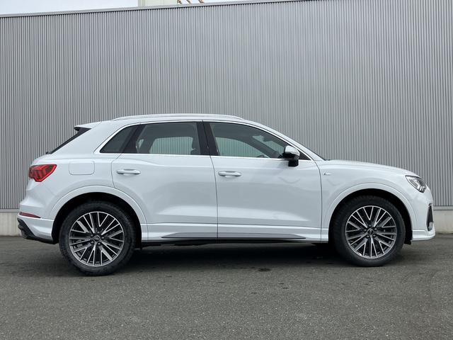 Q3 35TFSI Sライン 元デモカー/オートマチックテールゲート/アダプティブクルーズ/レーンアシスト/リヤトラフィックアシスト/パーシャルレザー/サラウンドビューカメラスポーツサスペンション/バーチャルコックピット/禁煙車(5枚目)