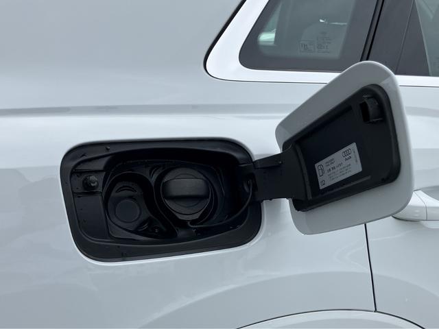 Q3 35TFSI Sライン 元デモカー/オートマチックテールゲート/アダプティブクルーズ/レーンアシスト/リヤトラフィックアシスト/パーシャルレザー/サラウンドビューカメラスポーツサスペンション/バーチャルコックピット/禁煙車(17枚目)