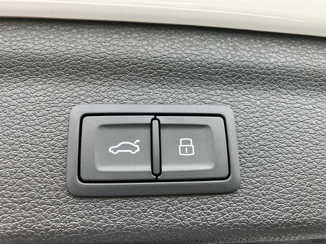 Q3 35TFSI Sライン 元デモカー/オートマチックテールゲート/アダプティブクルーズ/レーンアシスト/リヤトラフィックアシスト/パーシャルレザー/サラウンドビューカメラスポーツサスペンション/バーチャルコックピット/禁煙車(26枚目)