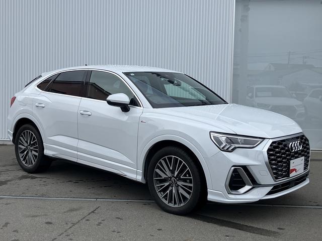 Q3スポーツバック 35TFSI Sライン ワンオーナー/アダプティブクルーズ/サラウンドビューカメラ/レーンアシスト/リヤトラフィックアシスト/バーチャルコックピット/オートマチックテールゲート/アルミホイール20Vスポーク19インチ/禁煙車(4枚目)