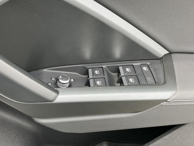 Q3スポーツバック 35TFSI Sライン ワンオーナー/アダプティブクルーズ/サラウンドビューカメラ/レーンアシスト/リヤトラフィックアシスト/バーチャルコックピット/オートマチックテールゲート/アルミホイール20Vスポーク19インチ/禁煙車(42枚目)
