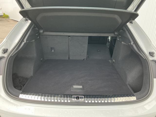 Q3スポーツバック 35TFSI Sライン ワンオーナー/アダプティブクルーズ/サラウンドビューカメラ/レーンアシスト/リヤトラフィックアシスト/バーチャルコックピット/オートマチックテールゲート/アルミホイール20Vスポーク19インチ/禁煙車(53枚目)