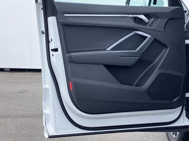 Q3スポーツバック 35TFSI Sライン ワンオーナー/アダプティブクルーズ/サラウンドビューカメラ/レーンアシスト/リヤトラフィックアシスト/バーチャルコックピット/オートマチックテールゲート/アルミホイール20Vスポーク19インチ/禁煙車(61枚目)