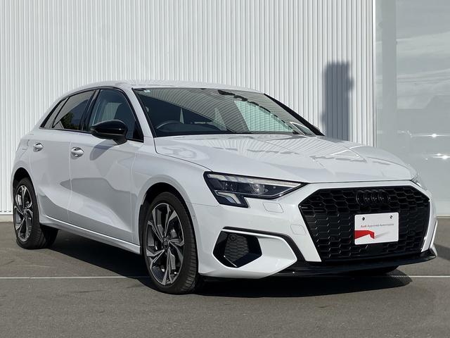 Ａ３ スポーツバック３０ＴＦＳＩアドバンスド　ワンオーナー／禁煙車／ＴＶチューナー／リヤビューカメラ／レーンアシスト／パーシャルレザー／フロントシート電動調節機能／マルチカラアンビエントライト／スマートフォンインターフェイス／マイルドハイブリッド（4枚目）