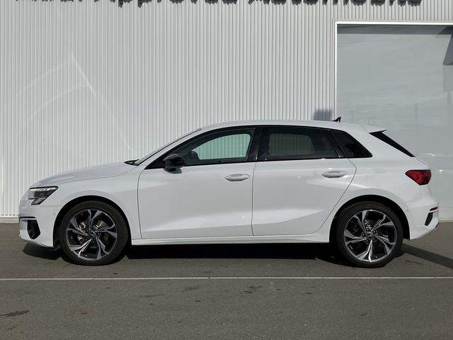 Ａ３ スポーツバック３０ＴＦＳＩアドバンスド　ワンオーナー／禁煙車／ＴＶチューナー／リヤビューカメラ／レーンアシスト／パーシャルレザー／フロントシート電動調節機能／マルチカラアンビエントライト／スマートフォンインターフェイス／マイルドハイブリッド（9枚目）