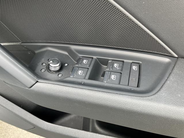 Ａ３ スポーツバック３０ＴＦＳＩアドバンスド　ワンオーナー／禁煙車／ＴＶチューナー／リヤビューカメラ／レーンアシスト／パーシャルレザー／フロントシート電動調節機能／マルチカラアンビエントライト／スマートフォンインターフェイス／マイルドハイブリッド（43枚目）