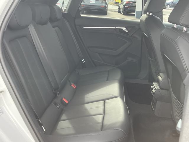 Ａ３ スポーツバック３０ＴＦＳＩアドバンスド　ワンオーナー／禁煙車／ＴＶチューナー／リヤビューカメラ／レーンアシスト／パーシャルレザー／フロントシート電動調節機能／マルチカラアンビエントライト／スマートフォンインターフェイス／マイルドハイブリッド（55枚目）