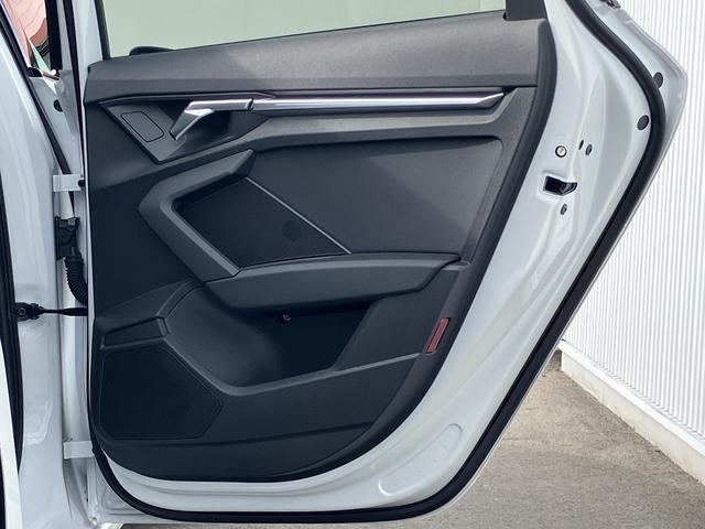 Ａ３ スポーツバック３０ＴＦＳＩアドバンスド　ワンオーナー／禁煙車／ＴＶチューナー／リヤビューカメラ／レーンアシスト／パーシャルレザー／フロントシート電動調節機能／マルチカラアンビエントライト／スマートフォンインターフェイス／マイルドハイブリッド（59枚目）