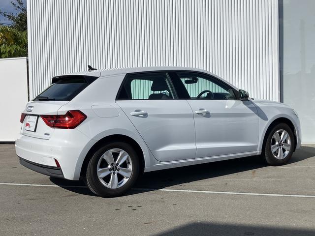 一目でアウディとわかるエクステリアでエレガントさとスポーツマインドあふれるデザインです。