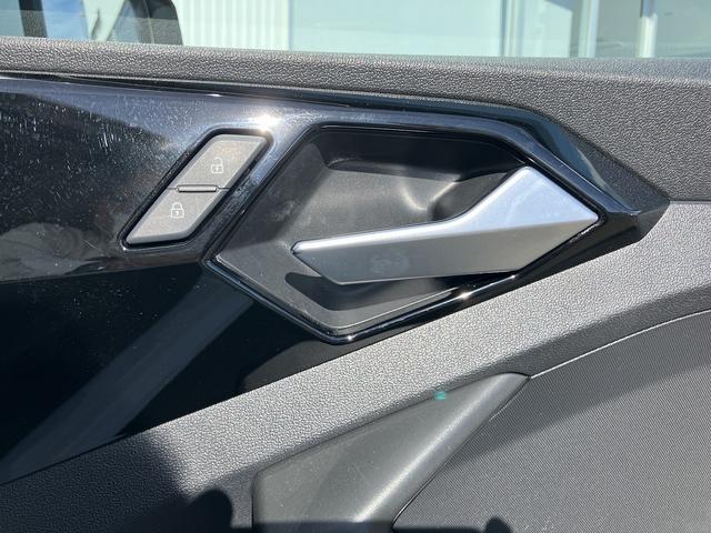 正規ディーラーＡｕｄｉ沼津の認定中古車をご覧頂き誠に有難うございます。豊富な在庫の中からお客様に合った１台を厳選し弊社スタッフがご案内いたします。