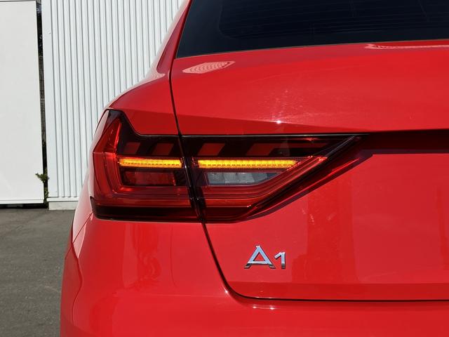 Ａ１スポーツバック ２５ＴＦＳＩ　アドバンスド　禁煙車／アドバンスドキー／リヤビューカメラ／パークアシスト／シートヒーター（フロント）／アダプティブクルーズ／リヤビューカメラ／ＭＭＩナビゲーションシステム／ＬＥＤヘッドライト／コントラストルーフ（11枚目）