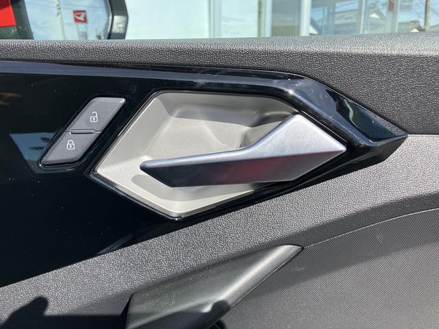 Ａ１スポーツバック ２５ＴＦＳＩ　アドバンスド　禁煙車／アドバンスドキー／リヤビューカメラ／パークアシスト／シートヒーター（フロント）／アダプティブクルーズ／リヤビューカメラ／ＭＭＩナビゲーションシステム／ＬＥＤヘッドライト／コントラストルーフ（35枚目）