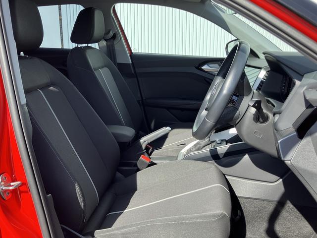 Ａ１スポーツバック ２５ＴＦＳＩ　アドバンスド　禁煙車／アドバンスドキー／リヤビューカメラ／パークアシスト／シートヒーター（フロント）／アダプティブクルーズ／リヤビューカメラ／ＭＭＩナビゲーションシステム／ＬＥＤヘッドライト／コントラストルーフ（43枚目）