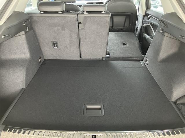 Q3 35TFSIアドバンスド デモアップ 禁煙車 コンビニエンス&アシスタンスパッケージ スマートフォンインターフェイス マルチファンクション パドルシフト ワイヤレスチャージング アシスタンスパッケージ(16枚目)