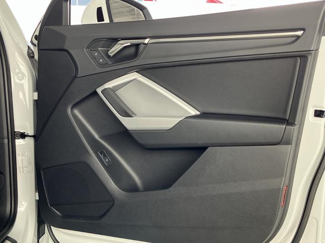 Q3 35TFSIアドバンスド デモアップ 禁煙車 コンビニエンス&アシスタンスパッケージ スマートフォンインターフェイス マルチファンクション パドルシフト ワイヤレスチャージング アシスタンスパッケージ(48枚目)