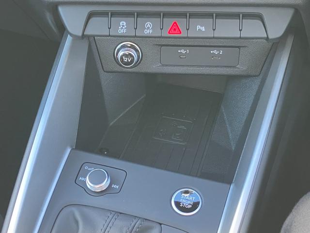 Ａ１スポーツバック ２５ＴＦＳＩ　アドバンスド　コンビニエンス＆アシスタンスパッケージナビゲーションパッケージスマートフォンインターフェイス　コントラストルーフワイヤレスチャージングＡｕｄｉ　ｃｏｎｎｅｃｔ　アダプティブクルーズコントロール（39枚目）