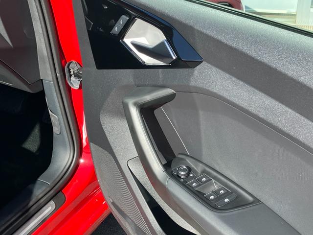 Ａ１スポーツバック ２５ＴＦＳＩ　アドバンスド　コンビニエンス＆アシスタンスパッケージナビゲーションパッケージスマートフォンインターフェイス　コントラストルーフワイヤレスチャージングＡｕｄｉ　ｃｏｎｎｅｃｔ　アダプティブクルーズコントロール（46枚目）