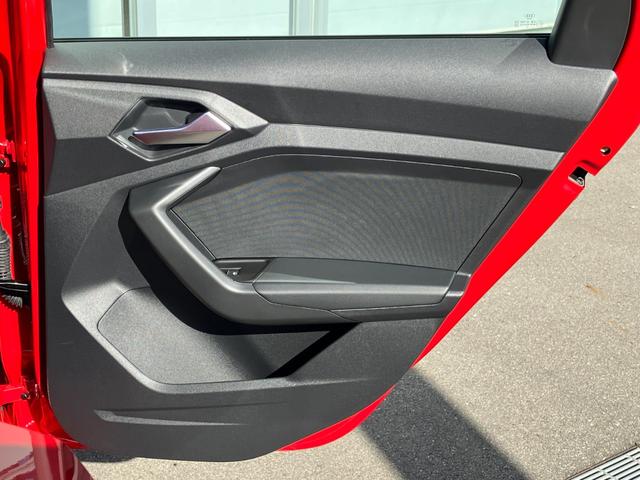 Ａ１スポーツバック ２５ＴＦＳＩ　アドバンスド　コンビニエンス＆アシスタンスパッケージナビゲーションパッケージスマートフォンインターフェイス　コントラストルーフワイヤレスチャージングＡｕｄｉ　ｃｏｎｎｅｃｔ　アダプティブクルーズコントロール（48枚目）