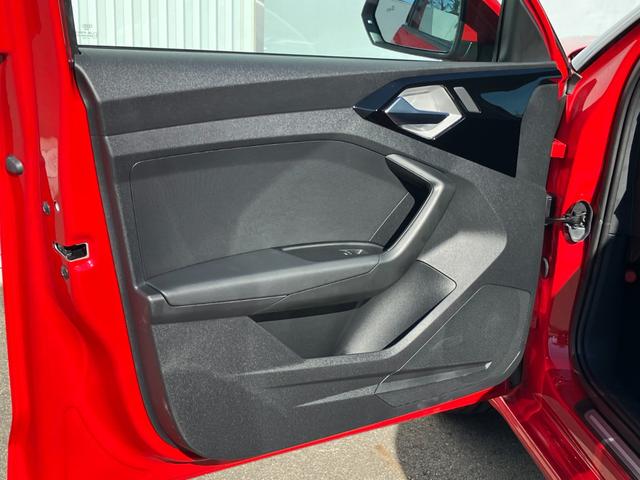 Ａ１スポーツバック ２５ＴＦＳＩ　アドバンスド　コンビニエンス＆アシスタンスパッケージナビゲーションパッケージスマートフォンインターフェイス　コントラストルーフワイヤレスチャージングＡｕｄｉ　ｃｏｎｎｅｃｔ　アダプティブクルーズコントロール（49枚目）