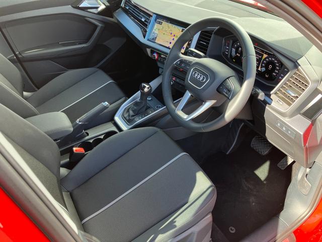 Ａ１スポーツバック ２５ＴＦＳＩ　アドバンスド　コンビニエンス＆アシスタンスパッケージナビゲーションパッケージスマートフォンインターフェイス　コントラストルーフワイヤレスチャージングＡｕｄｉ　ｃｏｎｎｅｃｔ　アダプティブクルーズコントロール（51枚目）