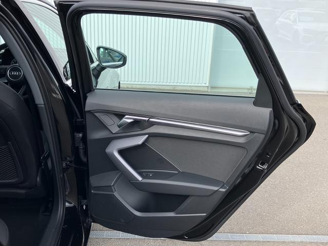 Ａ３ スポーツバック３０ＴＦＳＩアドバンスド　コンビニエンス＆アシスタンスパッケージライト　ナビゲーションパッケージ　３ゾーンオートマチックエアコンディショナー：ＭＭＩナビゲーションシステム　アシスタンスパッケージ（52枚目）