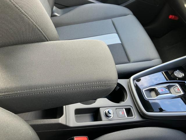 Ａ３ スポーツバック３０ＴＦＳＩアドバンスド　コンビニエンス＆アシスタンスパッケージライト　ナビゲーションパッケージ　３ゾーンオートマチックエアコンディショナー：ＭＭＩナビゲーションシステム　アシスタンスパッケージ（63枚目）