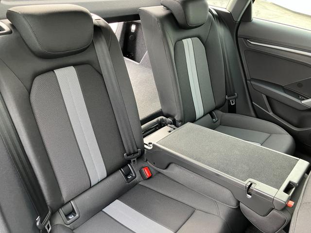 Ａ３ スポーツバック３０ＴＦＳＩアドバンスド　コンビニエンス＆アシスタンスパッケージライト　ナビゲーションパッケージ　３ゾーンオートマチックエアコンディショナー：ＭＭＩナビゲーションシステム　アシスタンスパッケージ（65枚目）