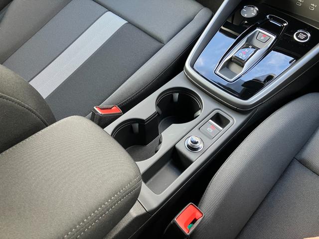 Ａ３ スポーツバック３０ＴＦＳＩアドバンスド　コンビニエンス＆アシスタンスパッケージライト　ナビゲーションパッケージ　３ゾーンオートマチックエアコンディショナー：ＭＭＩナビゲーションシステム　アシスタンスパッケージ（66枚目）