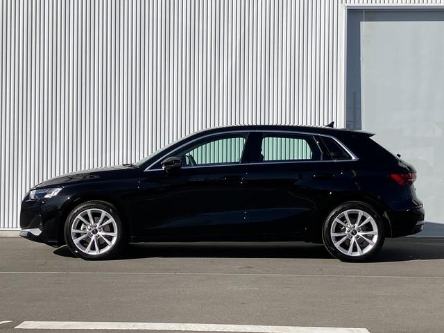 ����ɗ�����邱�ƂȂ��A���̎�����F�򂹂邱�Ƃ̂Ȃ����X�����������A�����N�����o�Ă����������͓I�ł��葱����B���́u�^�C�����X�Ȕ������v���`�������̃f�U�C���N�w�ł��B