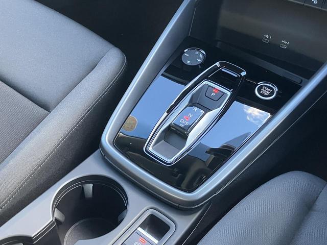 �C���e���A�̓u���b�N����Ƃ��������ɂȂ��Ă���܂��B�O���̗��Ȃ��h�C�c�Ԃ炵�������ł��B