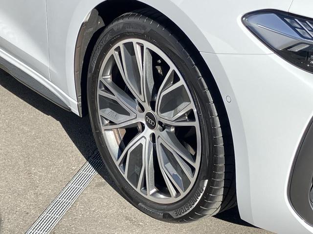 Ａ５アバント ＴＦＳＩクワトロ　１５０ｋＷ　Ｓ　ｌｉｎｅパッケージライティングパッケージ　Ｓスポーツサスペンションデコラティブパネル　マットブラッシュトアルミニウム　リニアエンボス　アンスラサイトパーシャルレザーインテリア　Ｓ　ブラック（9枚目）