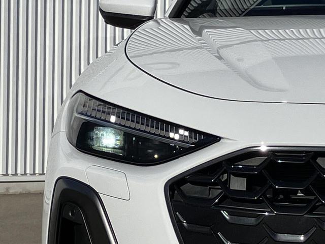 Ａ５アバント ＴＦＳＩクワトロ　１５０ｋＷ　Ｓ　ｌｉｎｅパッケージライティングパッケージ　Ｓスポーツサスペンションデコラティブパネル　マットブラッシュトアルミニウム　リニアエンボス　アンスラサイトパーシャルレザーインテリア　Ｓ　ブラック（20枚目）