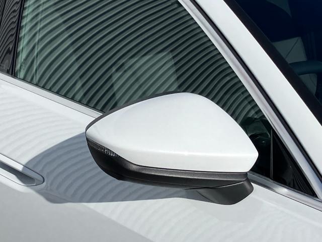 Ａ５アバント ＴＦＳＩクワトロ　１５０ｋＷ　Ｓ　ｌｉｎｅパッケージライティングパッケージ　Ｓスポーツサスペンションデコラティブパネル　マットブラッシュトアルミニウム　リニアエンボス　アンスラサイトパーシャルレザーインテリア　Ｓ　ブラック（22枚目）