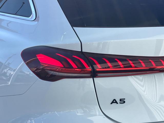 Ａ５アバント ＴＦＳＩクワトロ　１５０ｋＷ　Ｓ　ｌｉｎｅパッケージライティングパッケージ　Ｓスポーツサスペンションデコラティブパネル　マットブラッシュトアルミニウム　リニアエンボス　アンスラサイトパーシャルレザーインテリア　Ｓ　ブラック（30枚目）