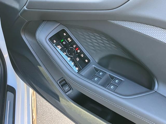 Ａ５アバント ＴＦＳＩクワトロ　１５０ｋＷ　Ｓ　ｌｉｎｅパッケージライティングパッケージ　Ｓスポーツサスペンションデコラティブパネル　マットブラッシュトアルミニウム　リニアエンボス　アンスラサイトパーシャルレザーインテリア　Ｓ　ブラック（54枚目）